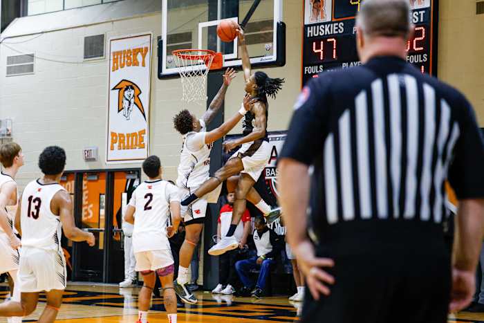 Webster Groves Missouri Mount Carmel Illinois boys basketball December 16 2023 Nate Latsch 25022